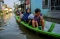 Banjir Rendam Ribuan...