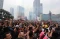 Suporter Menyambut Arak-arakan...
