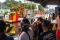 Antusiasme Warga Menonton...