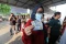 Warga Rela Antre Panjang...