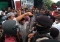 Panas, Eksekusi Bangunan...