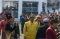 Presiden Jokowi Kenakan...