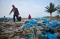 Sampah Plastik Berserakan...