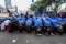 Ratusan Buruh Sujud...