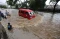 Banjir Genangi Jalan...