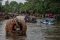Keseruan Festival Perahu...