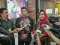 Keluarga Arya Daru Desak...