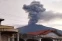 floating-Erupsi Gunung Kerinci...