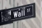 floating-Wall Street Cerah di...