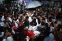 floating-Membeludak, Warga Serbu...