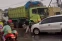 floating-Brak! 3 Dump Truck Tabrakan...