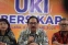 floating-Profil dan Biodata Dhaniswara...