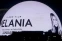floating-Film Melania Trump Akan...