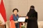 floating-Megawati Sandang Gelar...