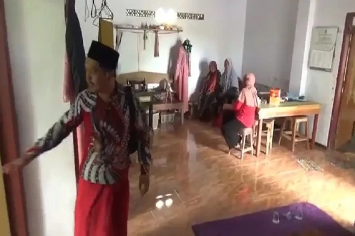 Kawanan Rampok Satroni...