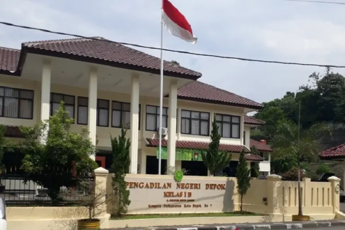 17 Hakim dan Pegawai...
