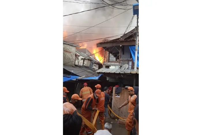 Puluhan Rumah di Tambora...