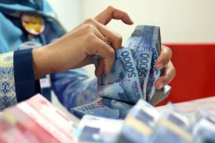 Dapat Uang Tunai, Korban...