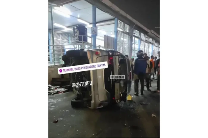 Sopir Diduga Ngantuk,...