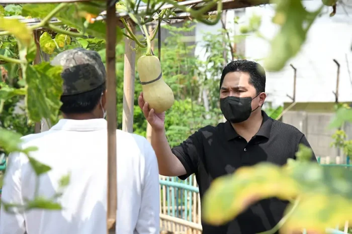 Pacu Industri Halal,...