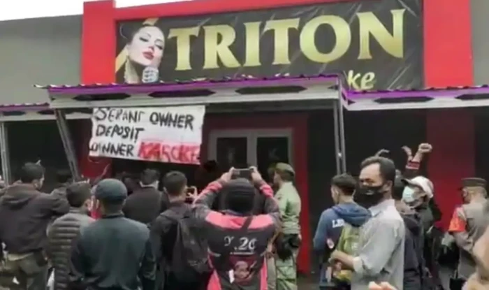 Ribuan Warga Lerang...