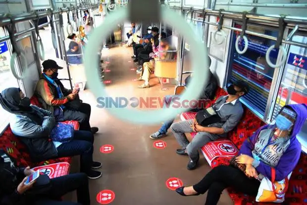 Hore! Penumpang KRL...