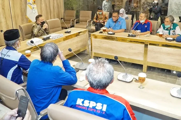 Wakil Ketua DPR Temui...
