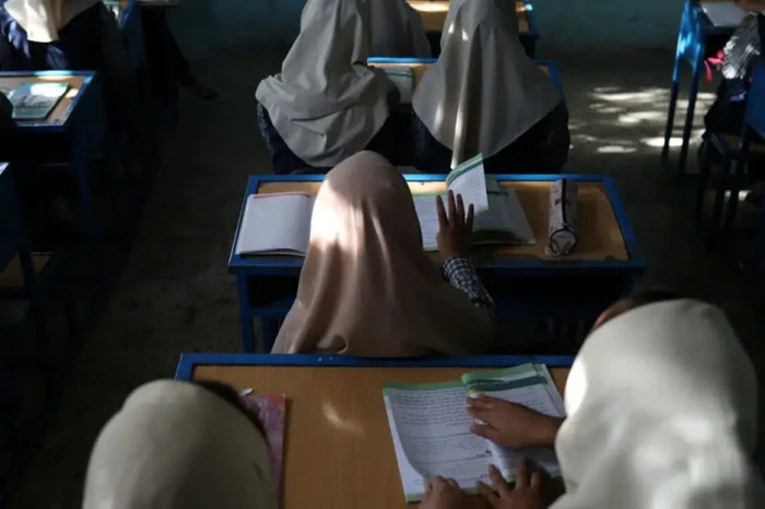 Taliban Larang Anak...