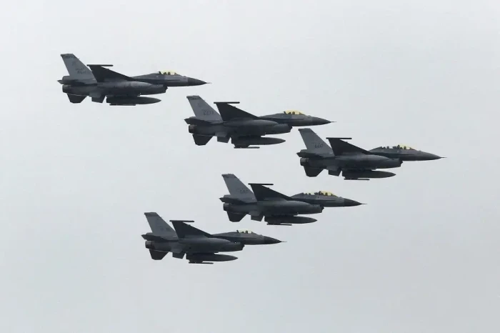 AS Jual 8 Jet Tempur...