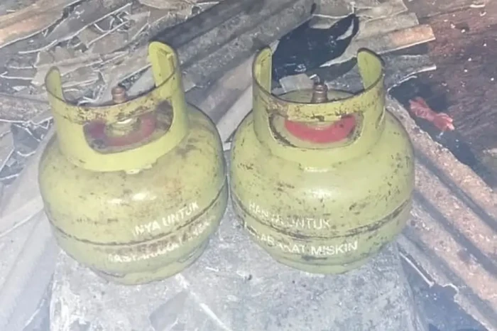 Warteg di Tambora Terbakar...