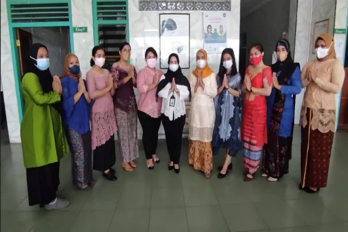 Peringati Hari Kartini,...