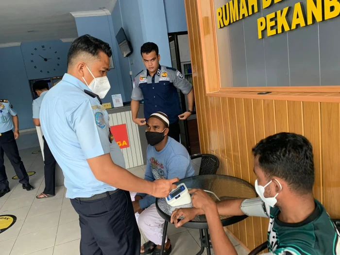 Cari Istrinya yang Hilang,...