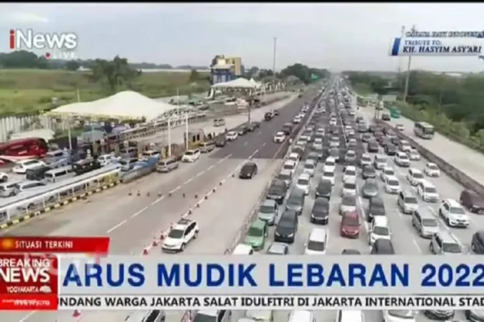 Mudik Hari Ini di Tol...