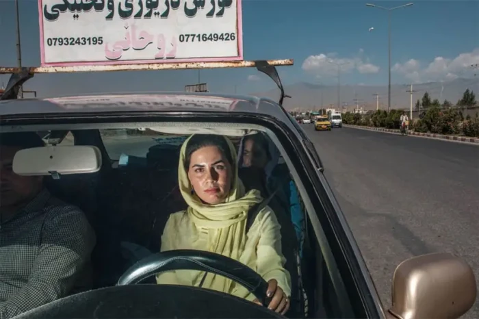 Wanita Afghanistan Perjuangkan...