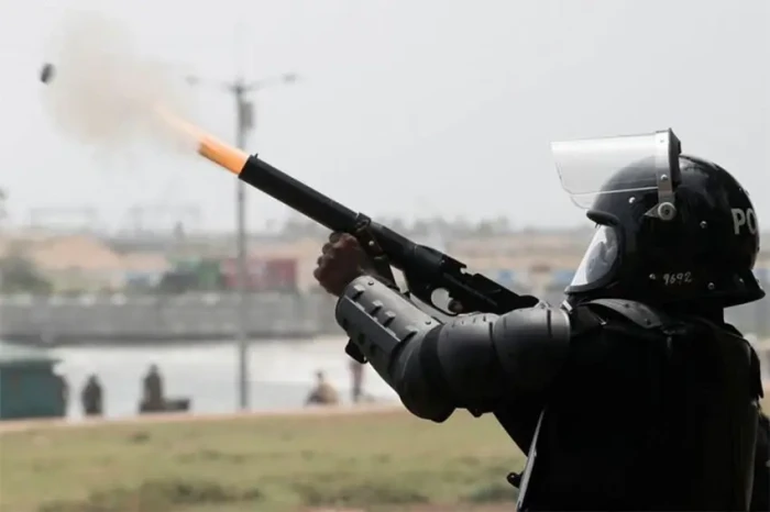Polisi dan Tentara Sri...