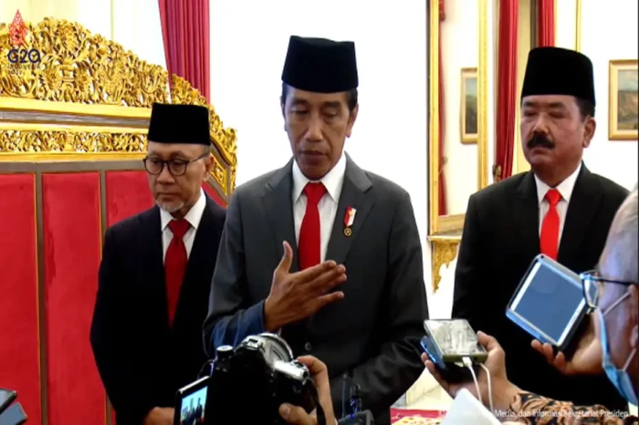 Jokowi Tunjuk Zulhas...