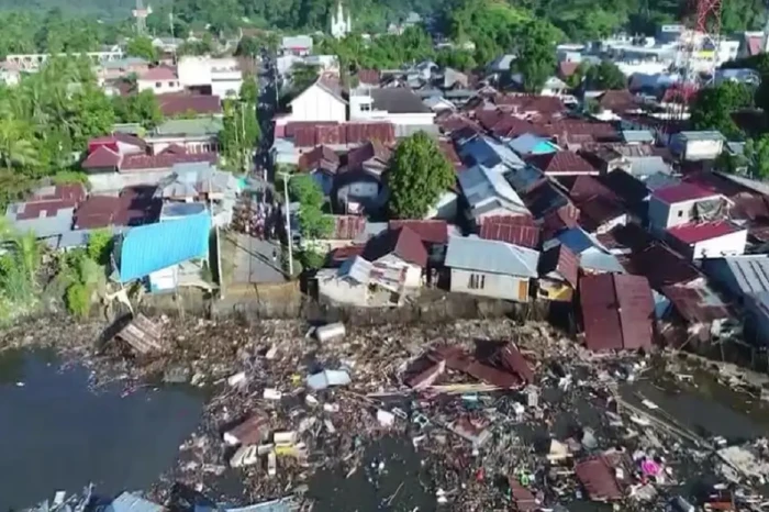 25 Rumah, 1 Restoran...