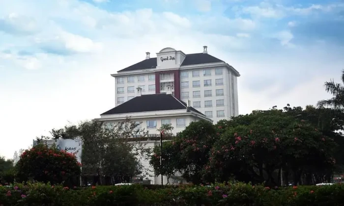 Liburan Seru di Hotel...