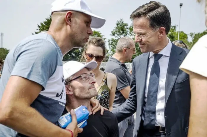 Pemerintah Belanda Minta...