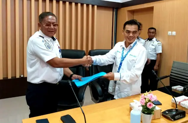 Resmi Kelola Pelabuhan...