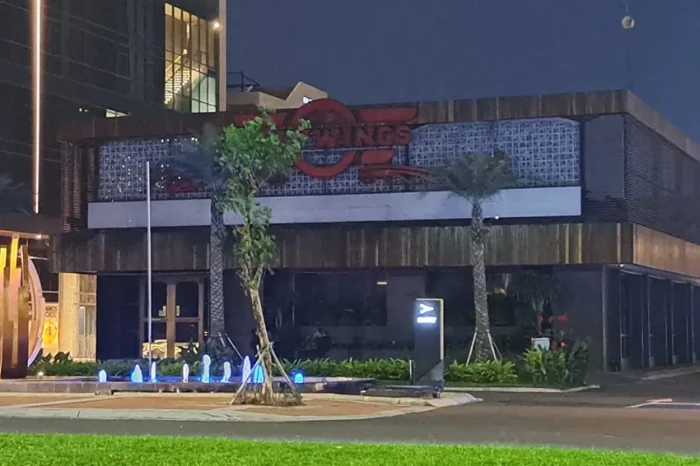 3 Outlet Holywings di...
