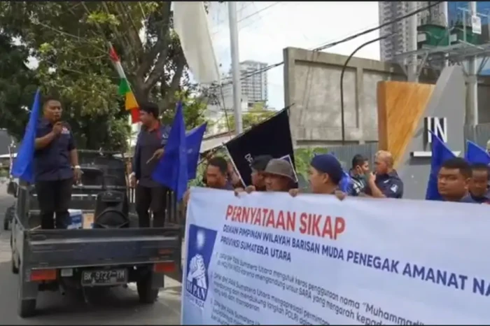 Puluhan Pemuda Gelar...