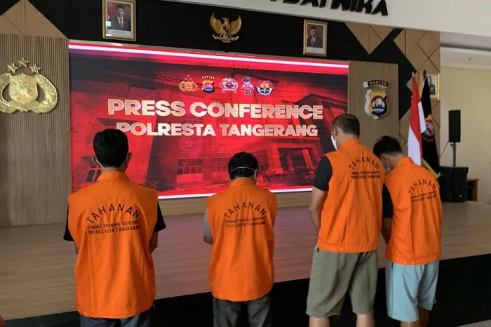 4 Pejabat di Kabupaten...