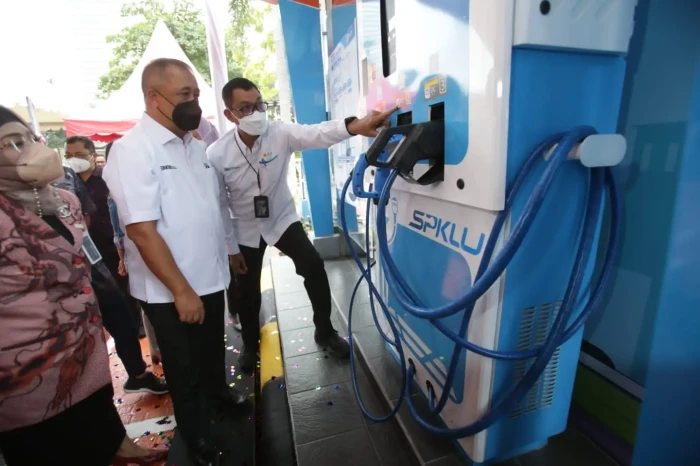 Hadirkan 2 SPKLU di...