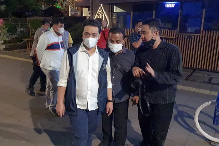 Langgar Prokes, Remaja...