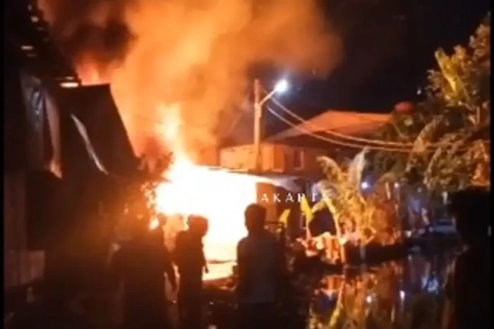 Puluhan Rumah di Tambora...