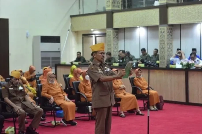 Uang Tali Asih Rp300...