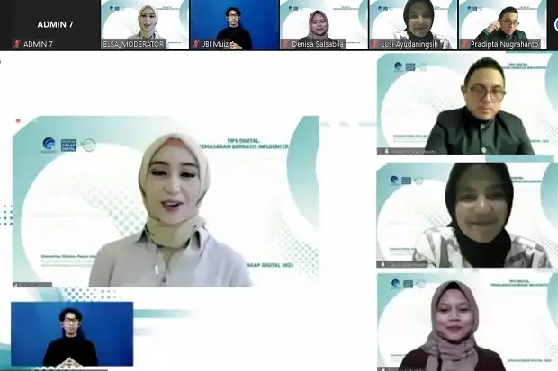 Kemenkominfo Gelar Webinar...