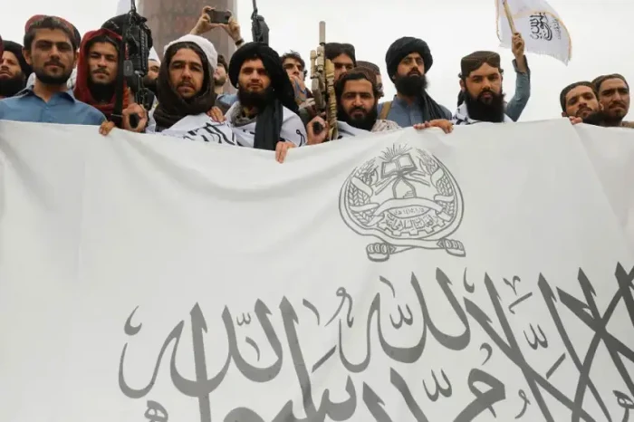 Taliban Rayakan Satu...