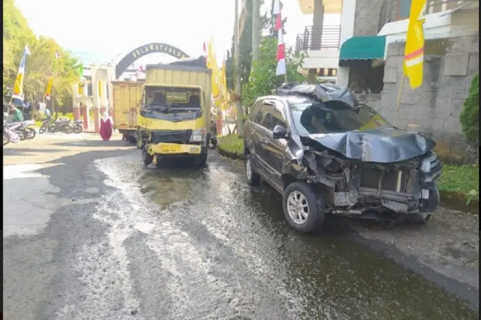 Diduga Rem Blong, Mobil...